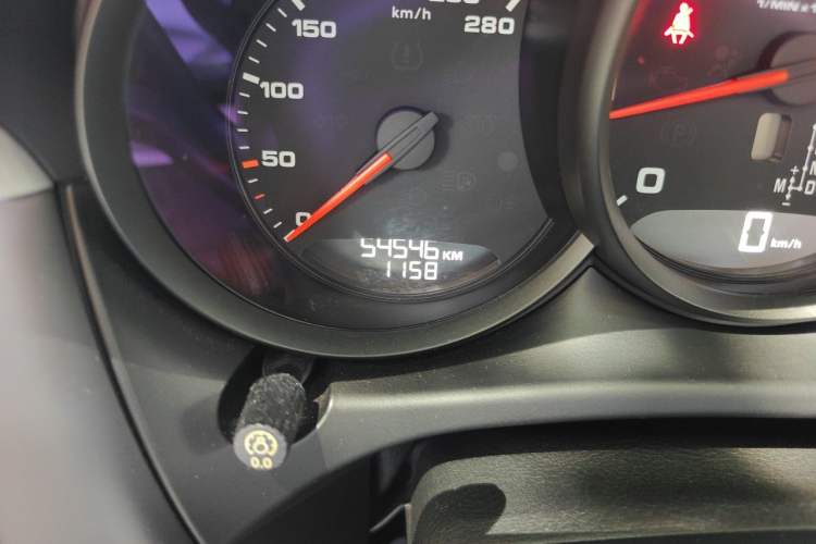 Used Porsche Macan 2018 Macan 2.0T Odometer Close Up
