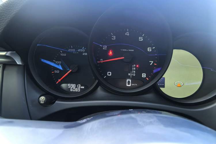 Used Porsche Macan 2018 Macan 2.0T Odometer Close Up