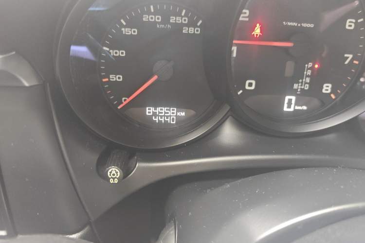 Used Porsche Macan 2018 Macan 2.0T Odometer Close Up