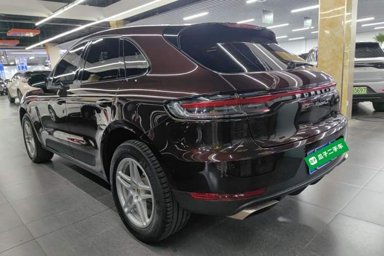 Used Porsche Macan 2018 Macan 2.0T Rear Left 45 Deg