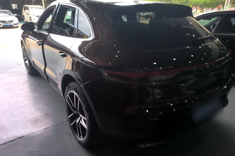 Used Porsche Macan 2018 Macan 2.0T Rear Left 45 Deg