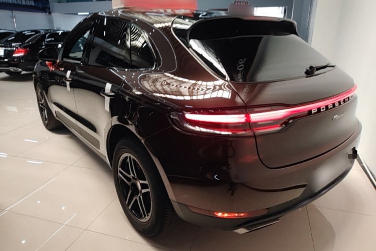 Used Porsche Macan 2018 Macan 2.0T Rear Left 45 Deg