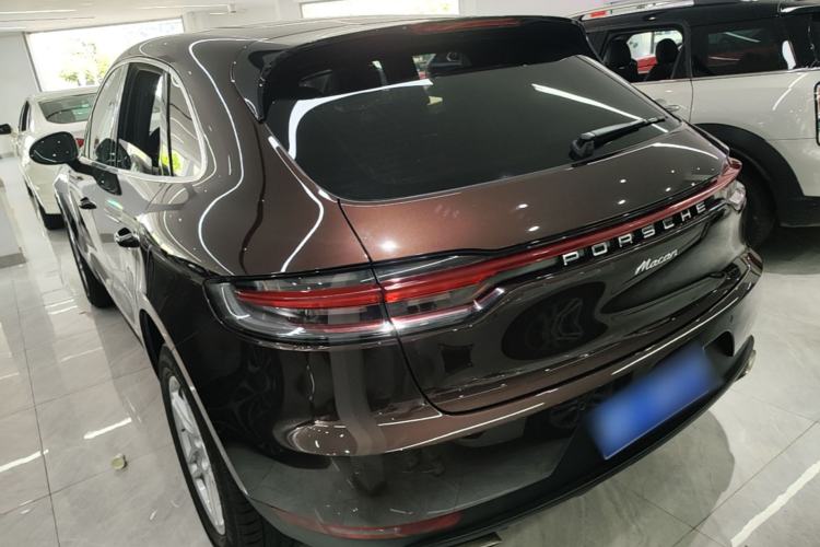 Used Porsche Macan 2018 Macan 2.0T Rear Left 45 Deg