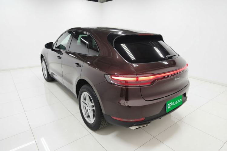 Used Porsche Macan 2018 Macan 2.0T Rear Left 45 Deg