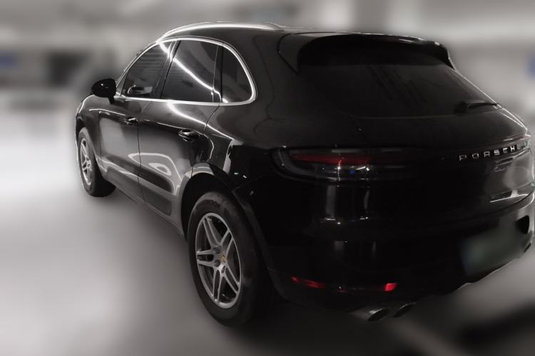 Used Porsche Macan 2018 Macan 2.0T Rear Left 45 Deg