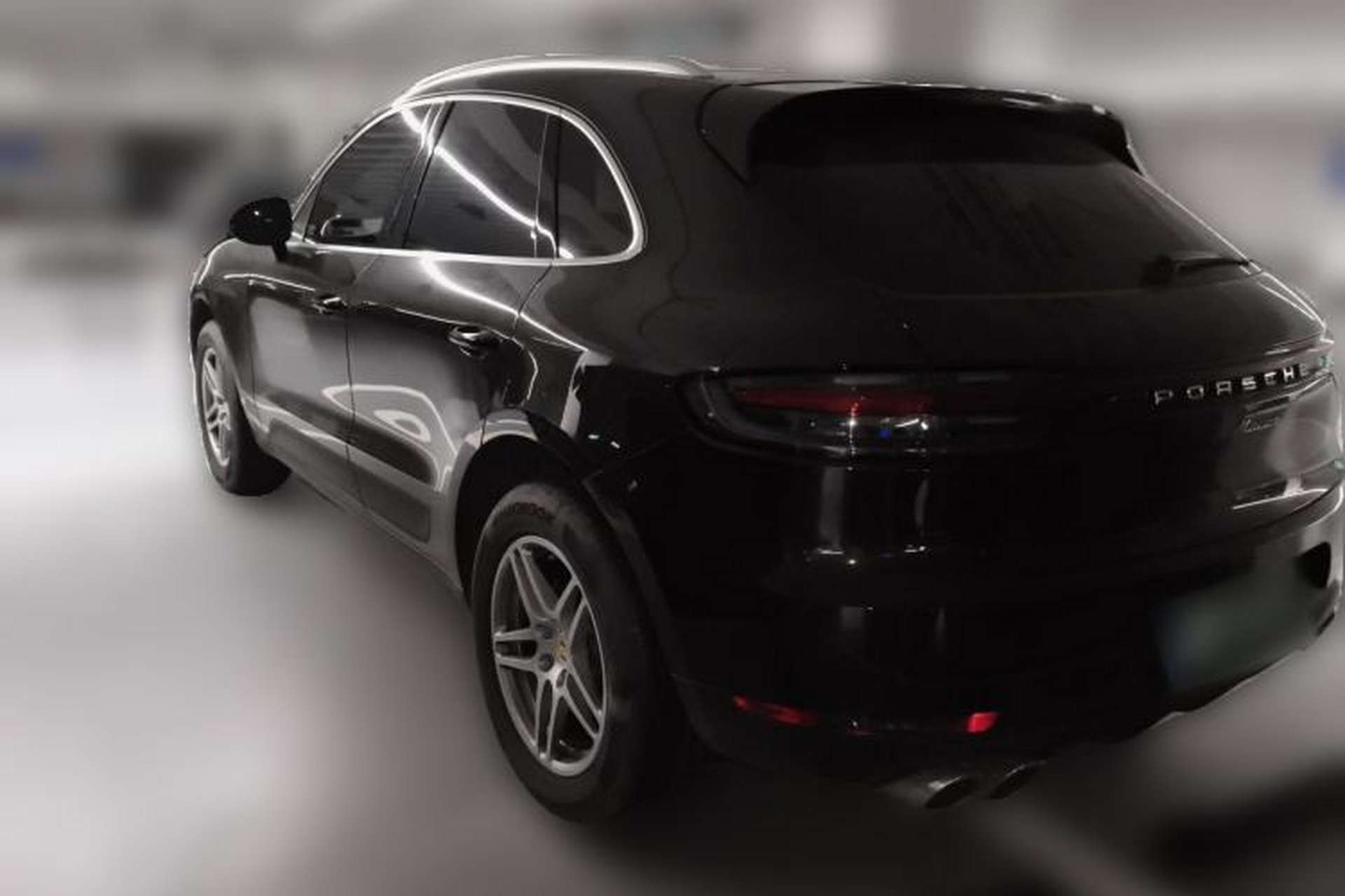 Used Porsche Macan 2018 Macan 2.0T Rear Left 45 Deg