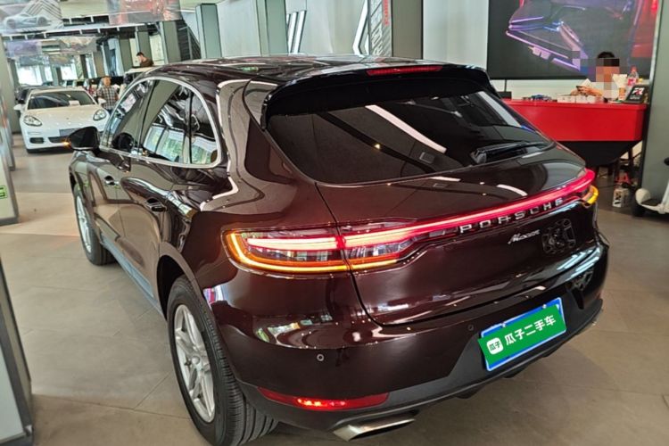 Used Porsche Macan 2018 Macan 2.0T Rear Left 45 Deg