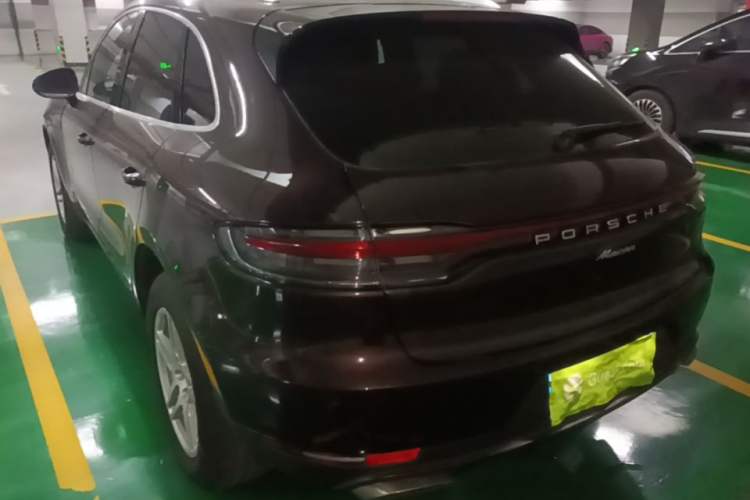 Used Porsche Macan 2018 Macan 2.0T Rear Left 45 Deg