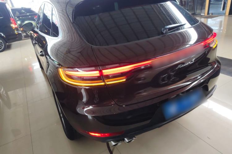 Used Porsche Macan 2018 Macan 2.0T Rear Left 45 Deg