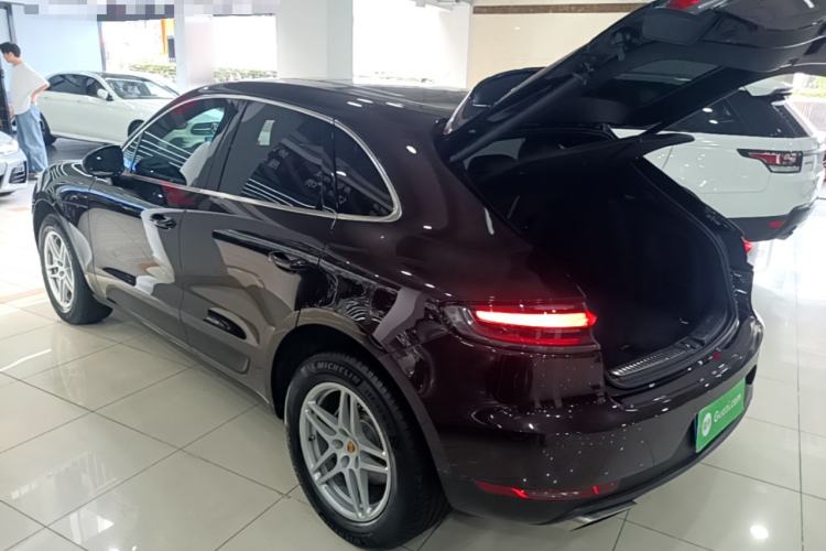Used Porsche Macan 2018 Macan 2.0T Rear Left 45 Deg