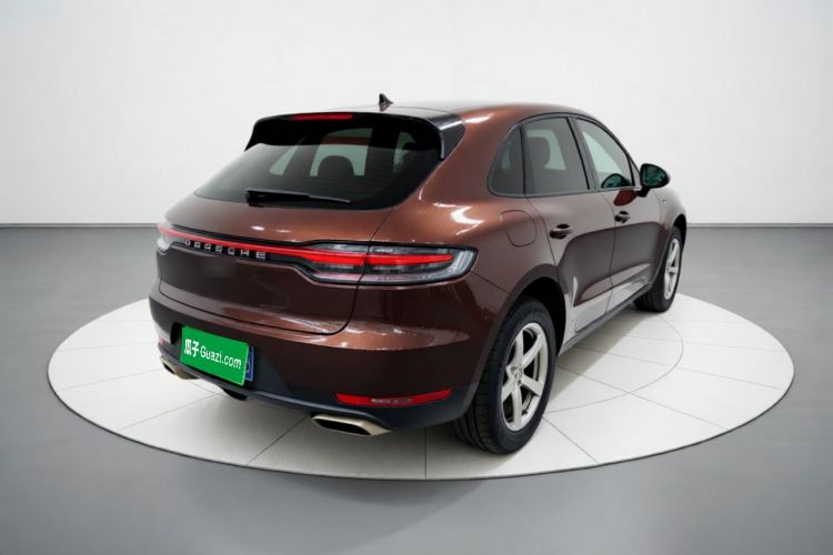 Used Porsche Macan 2018 Macan 2.0T Rear Right 45 Deg