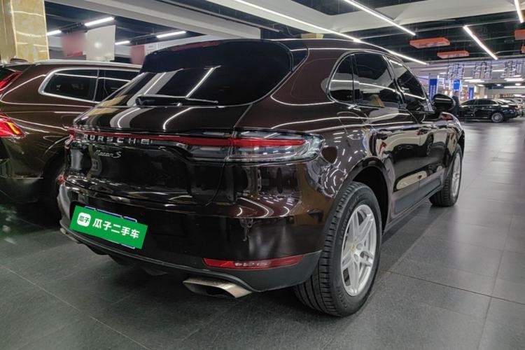 Used Porsche Macan 2018 Macan 2.0T Rear Right 45 Deg