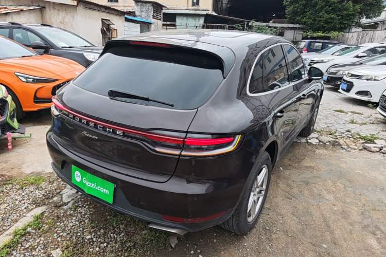 Used Porsche Macan 2018 Macan 2.0T Rear Right 45 Deg