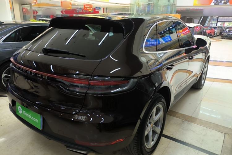 Used Porsche Macan 2018 Macan 2.0T Rear Right 45 Deg