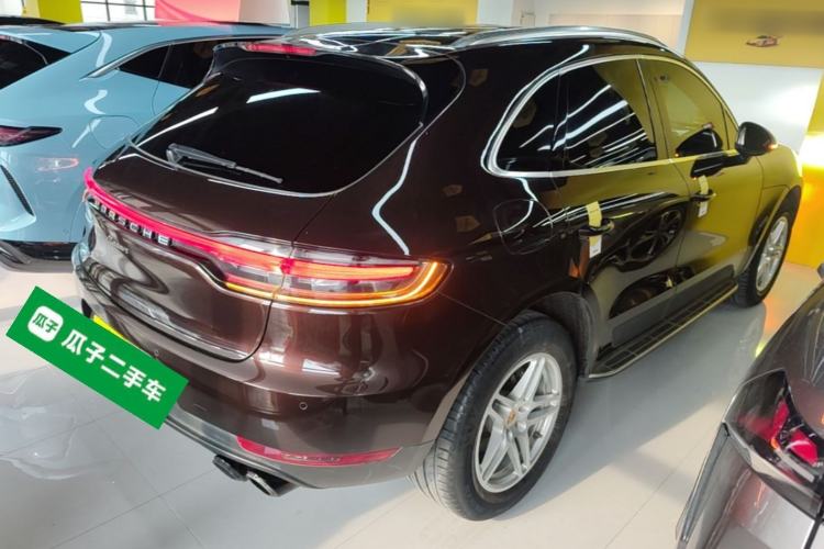 Used Porsche Macan 2018 Macan 2.0T Rear Right 45 Deg