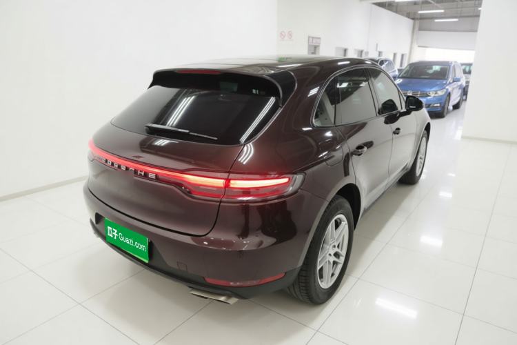 Used Porsche Macan 2018 Macan 2.0T Rear Right 45 Deg