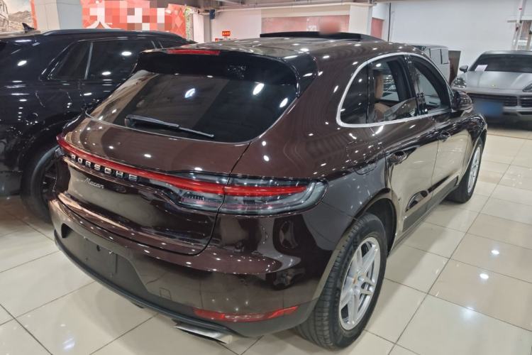 Used Porsche Macan 2018 Macan 2.0T Rear Right 45 Deg
