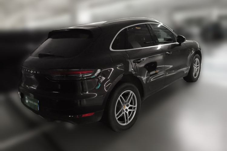 Used Porsche Macan 2018 Macan 2.0T Rear Right 45 Deg