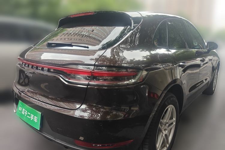 Used Porsche Macan 2018 Macan 2.0T Rear Right 45 Deg