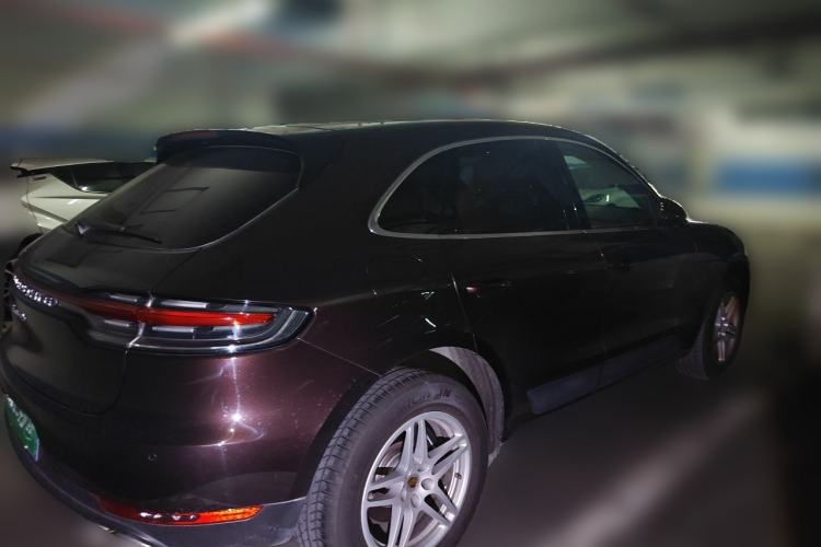 Used Porsche Macan 2018 Macan 2.0T Rear Right 45 Deg
