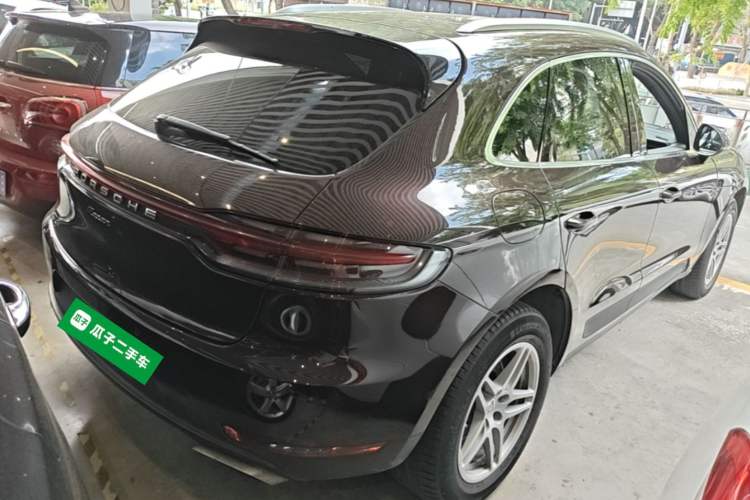 Used Porsche Macan 2018 Macan 2.0T Rear Right 45 Deg
