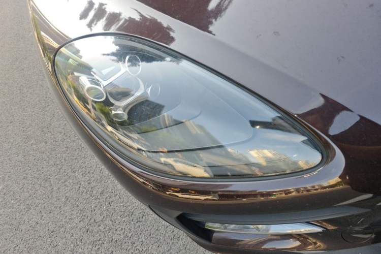 Used Porsche Macan 2018 Macan 2.0T Right Front Headlight