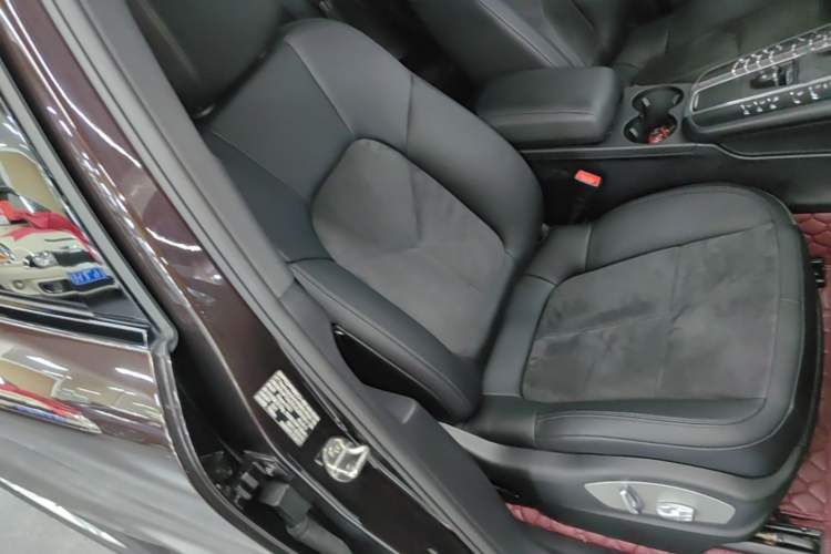 Used Porsche Macan 2018 Macan 2.0T Right Front Seat