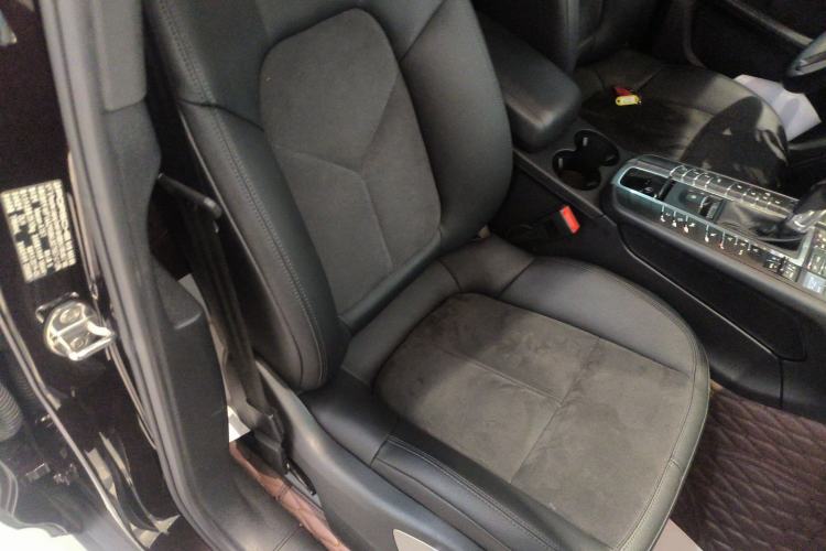 Used Porsche Macan 2018 Macan 2.0T Right Front Seat