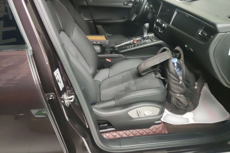 Used Porsche Macan 2018 Macan 2.0T Right Front Seat