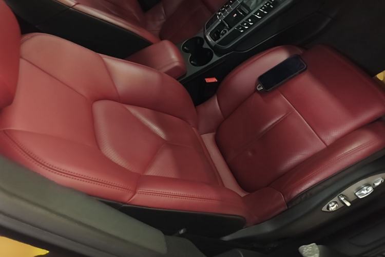Used Porsche Macan 2018 Macan 2.0T Right Front Seat