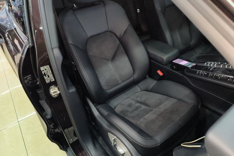 Used Porsche Macan 2018 Macan 2.0T Right Front Seat