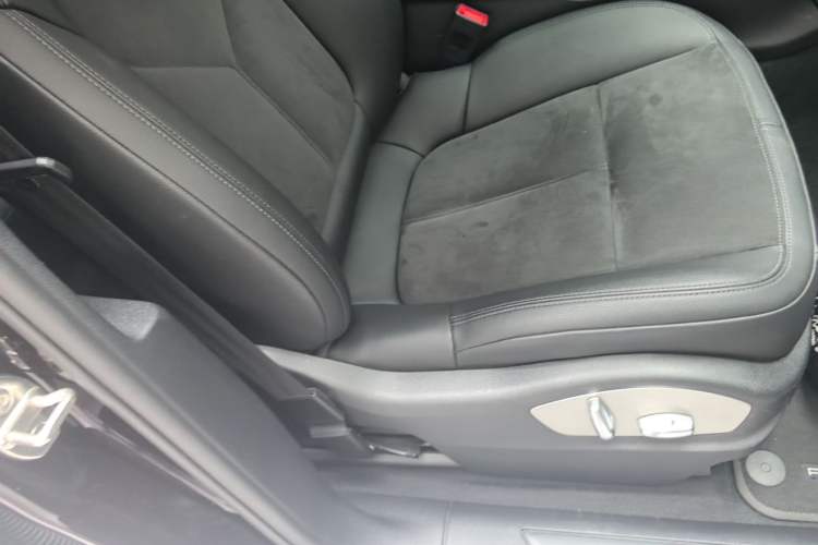Used Porsche Macan 2018 Macan 2.0T Right Front Seat