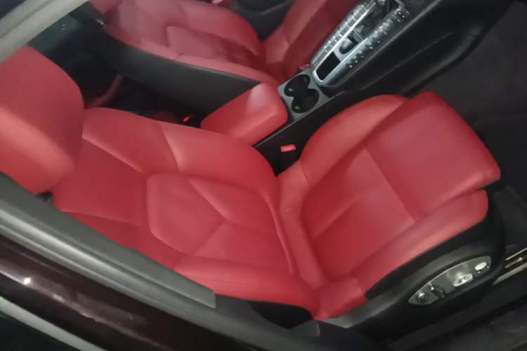 Used Porsche Macan 2018 Macan 2.0T Right Front Seat