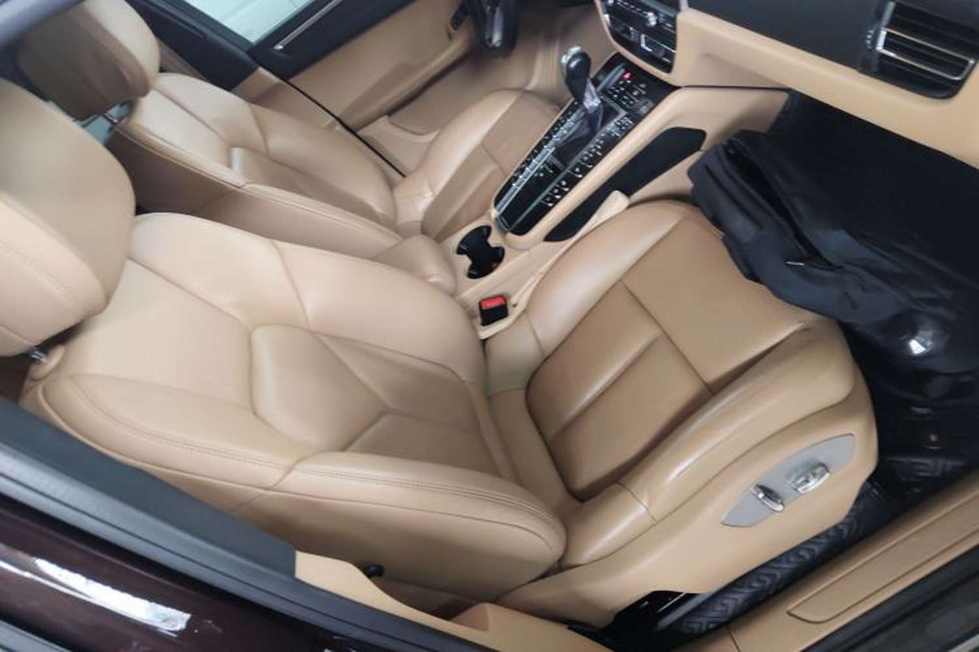 Used Porsche Macan 2018 Macan 2.0T Right Front Seat