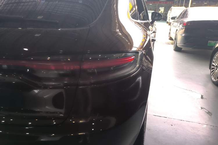 Used Porsche Macan 2018 Macan 2.0T Right Rear Taillight