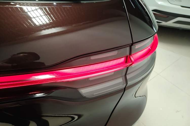 Used Porsche Macan 2018 Macan 2.0T Right Rear Taillight