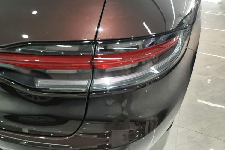 Used Porsche Macan 2018 Macan 2.0T Right Rear Taillight