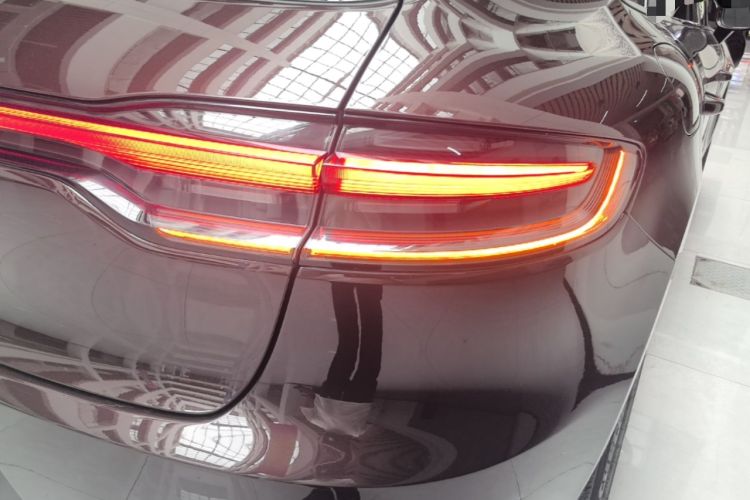 Used Porsche Macan 2018 Macan 2.0T Right Rear Taillight