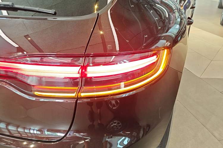 Used Porsche Macan 2018 Macan 2.0T Right Rear Taillight