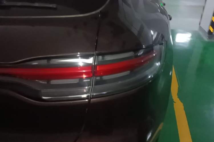 Used Porsche Macan 2018 Macan 2.0T Right Rear Taillight