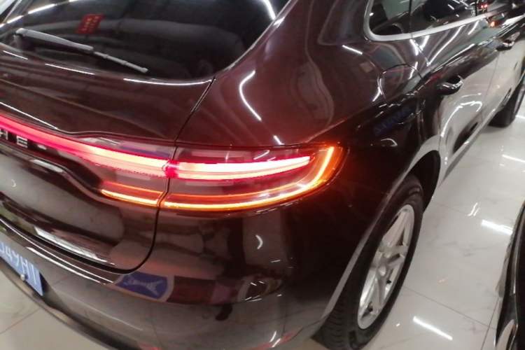 Used Porsche Macan 2018 Macan 2.0T Right Rear Taillight