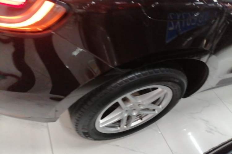 Used Porsche Macan 2018 Macan 2.0T Right Rear Wheel Hub