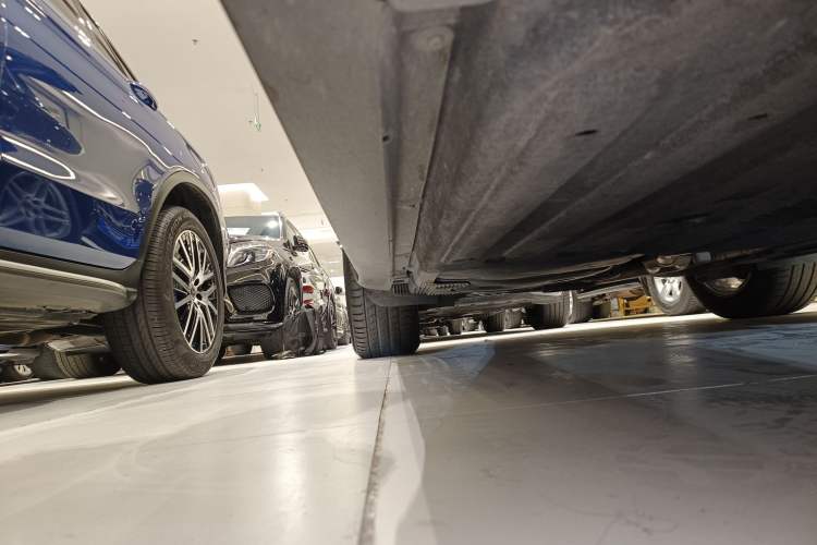 Used Porsche Macan 2018 Macan 2.0T Right Side Sill