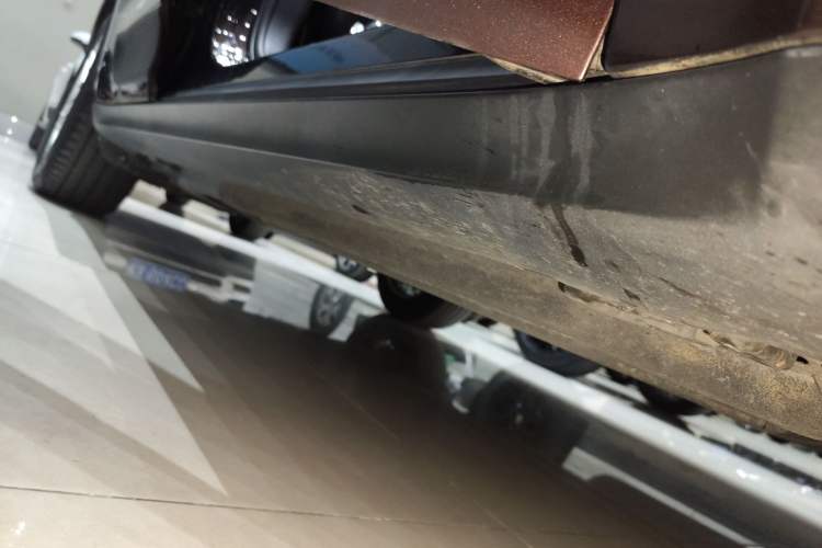 Used Porsche Macan 2018 Macan 2.0T Right Side Sill