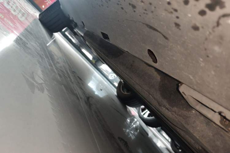 Used Porsche Macan 2018 Macan 2.0T Right Side Sill