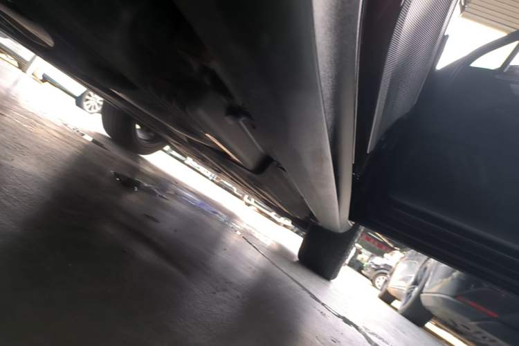 Used Porsche Macan 2018 Macan 2.0T Right Side Sill