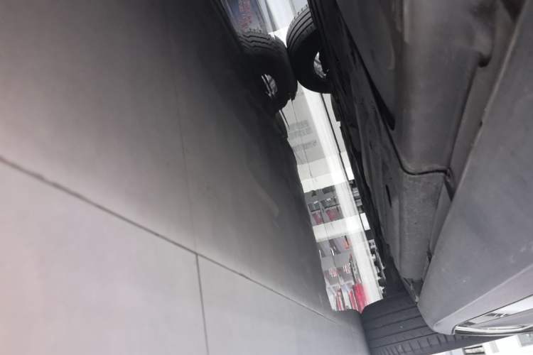Used Porsche Macan 2018 Macan 2.0T Right Side Sill