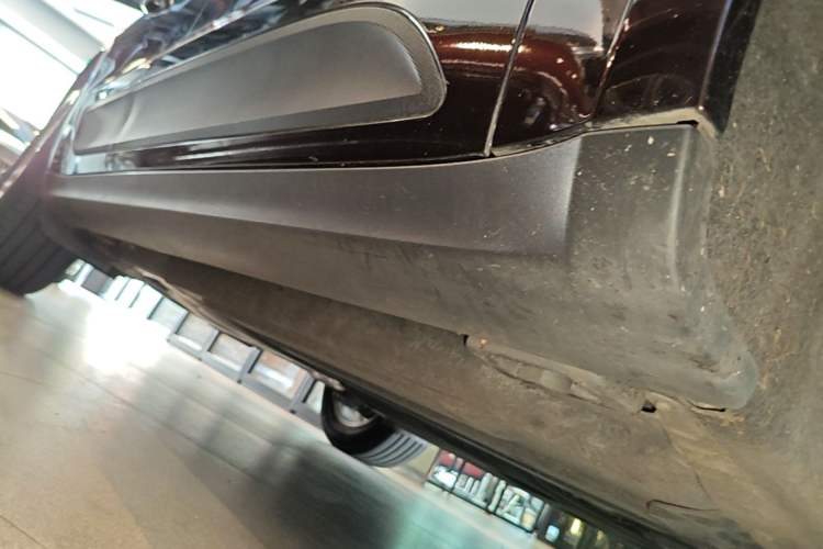 Used Porsche Macan 2018 Macan 2.0T Right Side Sill