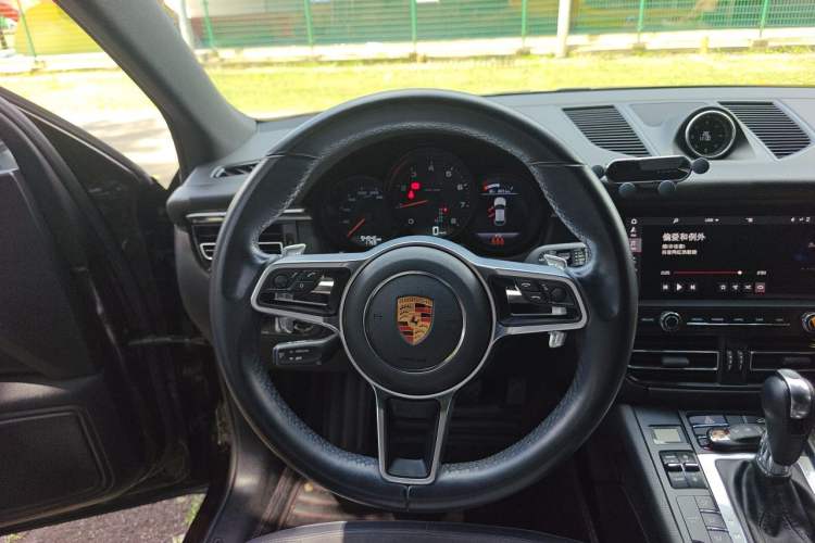 Used Porsche Macan 2018 Macan 2.0T Steering Wheel