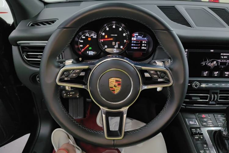 Used Porsche Macan 2018 Macan 2.0T Steering Wheel